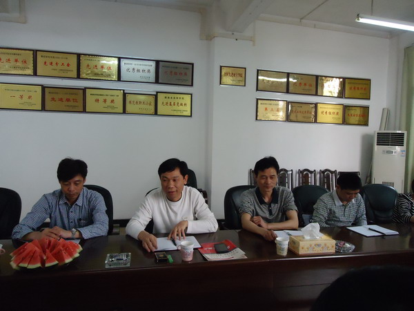 南岳学院经理邓双喜侃侃而谈
